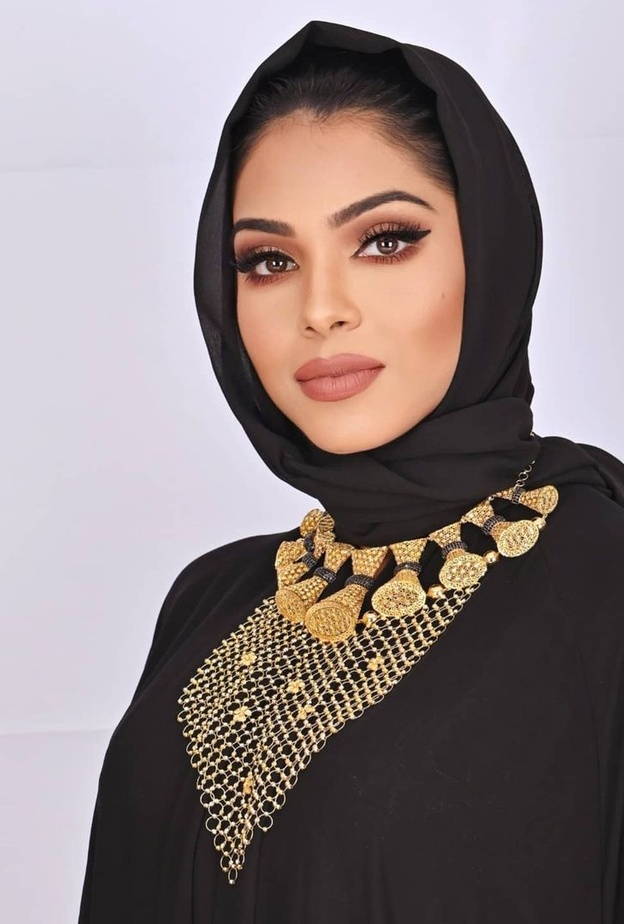 إطلالات ديبانجالي كامسترا ملكة جمال الإمارات والوصيفة الثانية لملكات جمال العالم للمتزوجات 2022