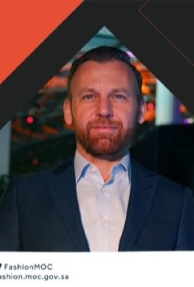 الرئيس التنفيذي لهيئة الأزياء في لقاء افتراضي مفتوح مع المستثمرين في قطاع الأزياء