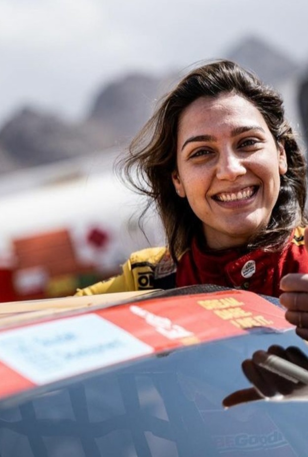 بطلة العالم "دانية عقيل" تحقق أولى نتائجها الإيجابية مع بداية مشوارها الصعب في "رالي داكار"