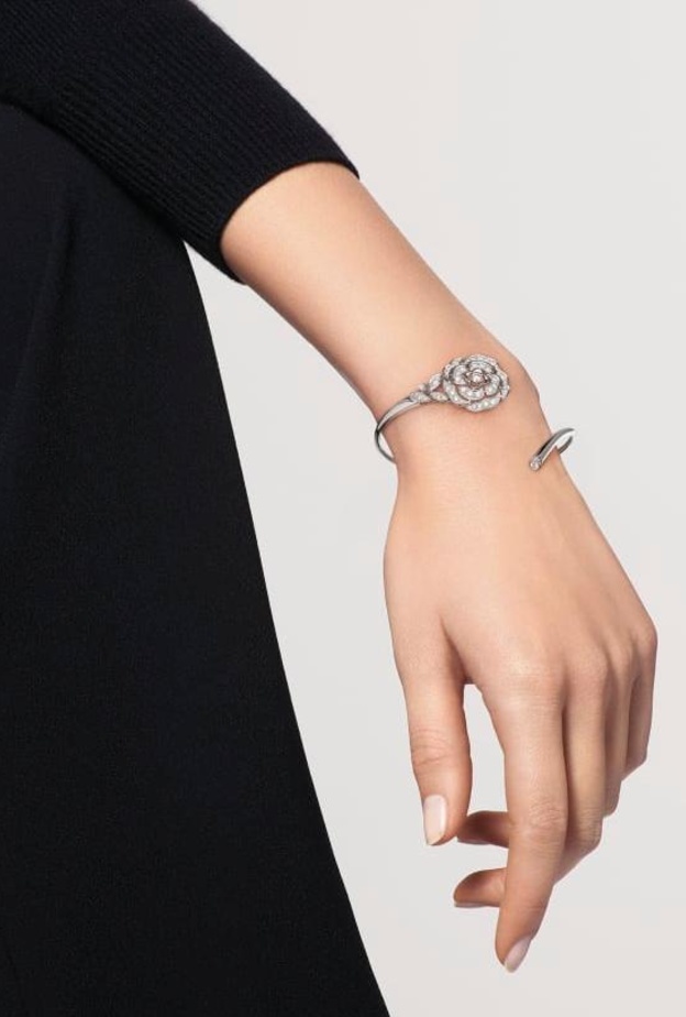 الصورة من موقع شانيل