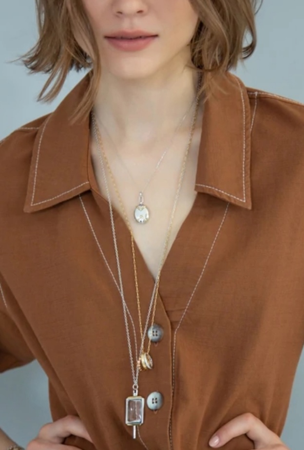 الصورة من موقع Monica Rich Kosann