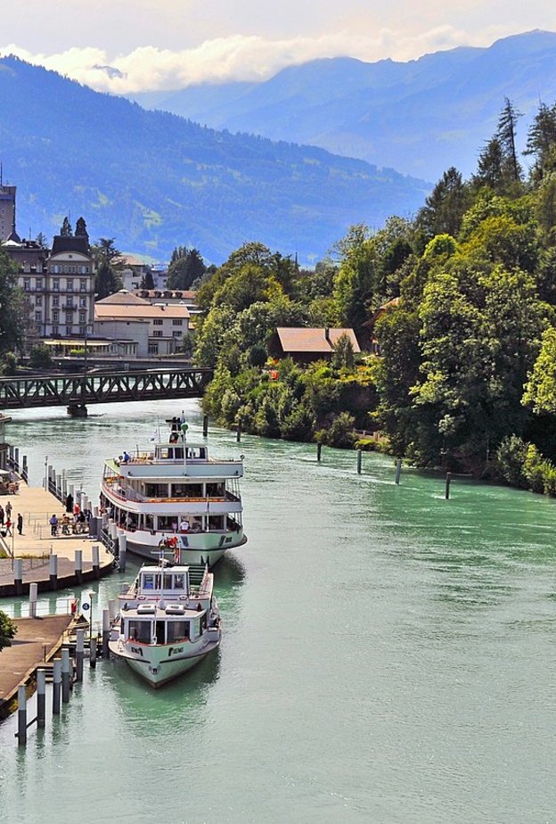 انترلاكن من أجمل مدن السياحة في سويسرا بواسطة Gregorini Demetrio