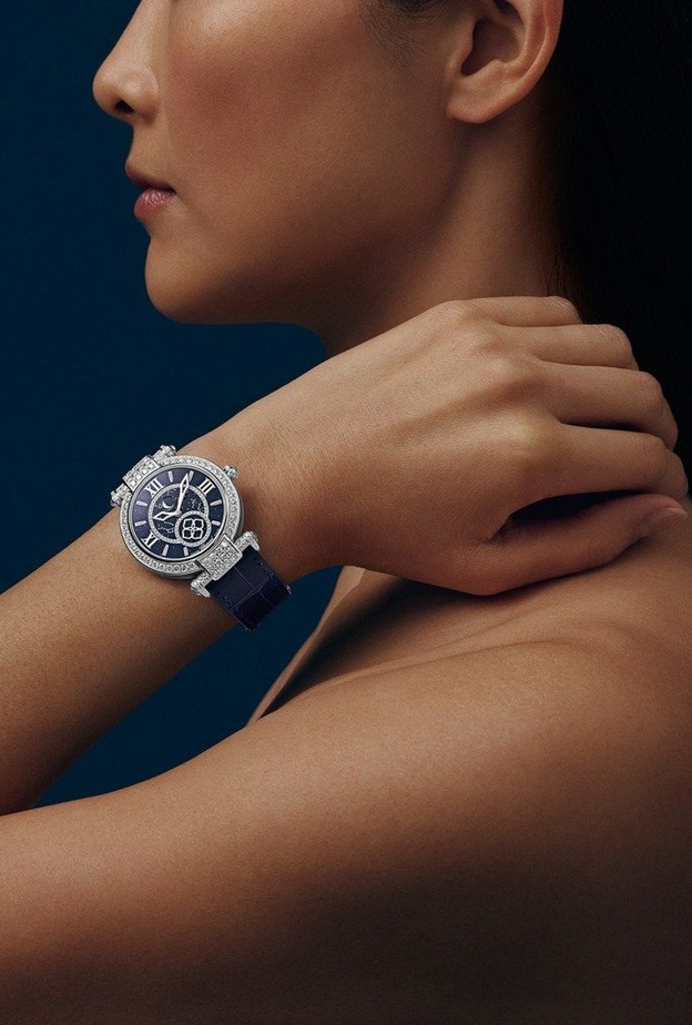 تصاميم ساعات يد مستوحاة من القمر لإطلالة أنيقة 