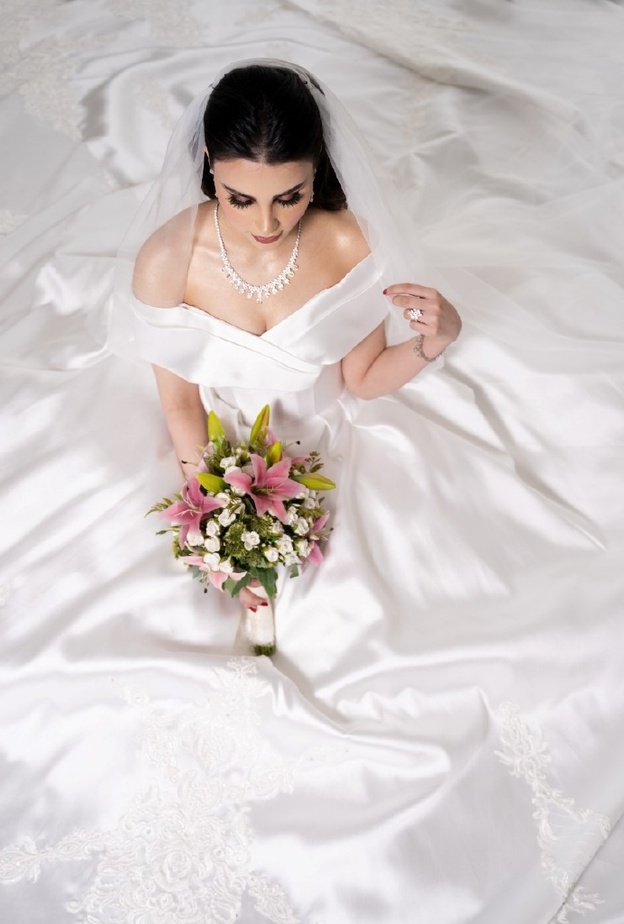 تصوير عروس بكاميرا المصورة موضي الدوسري