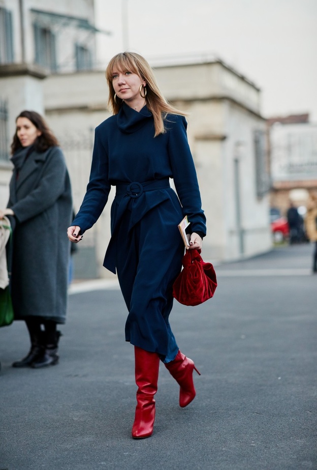 أفكار رائعة لتنسيق البوت الأحمر مع الملابس هذا الشتاء