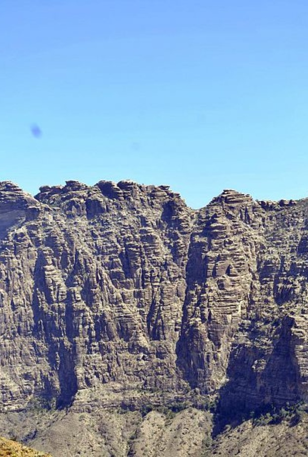 جبال ساحرة في وادي لجب - المصدر واس.