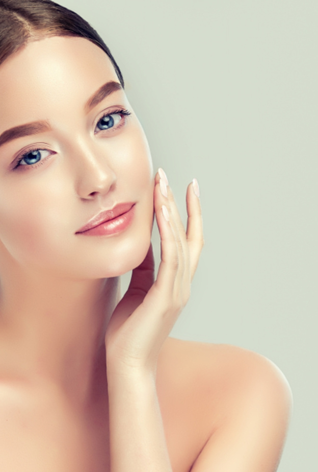 خلطات طبيعية من السكر لتقشير البشرة وتجديد خلاياها في أسرع وقت