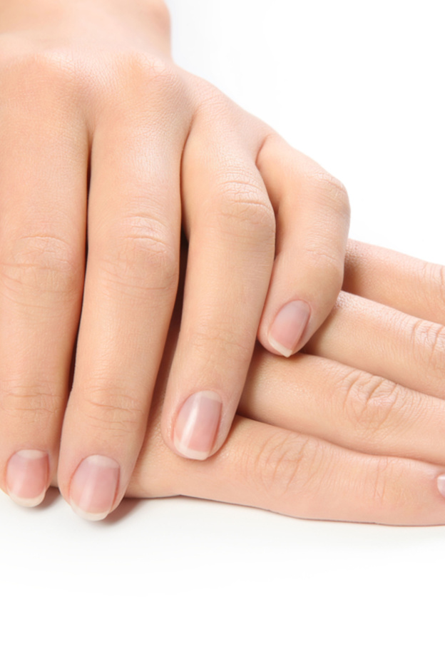 طريقة برد الأظافر القصيرة والإعتناء بها