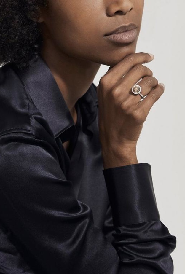 صورة رئيسية من De Beers