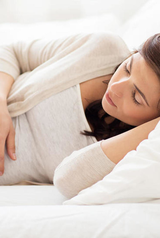 طريقة نوم الحامل في الشهر الخامس