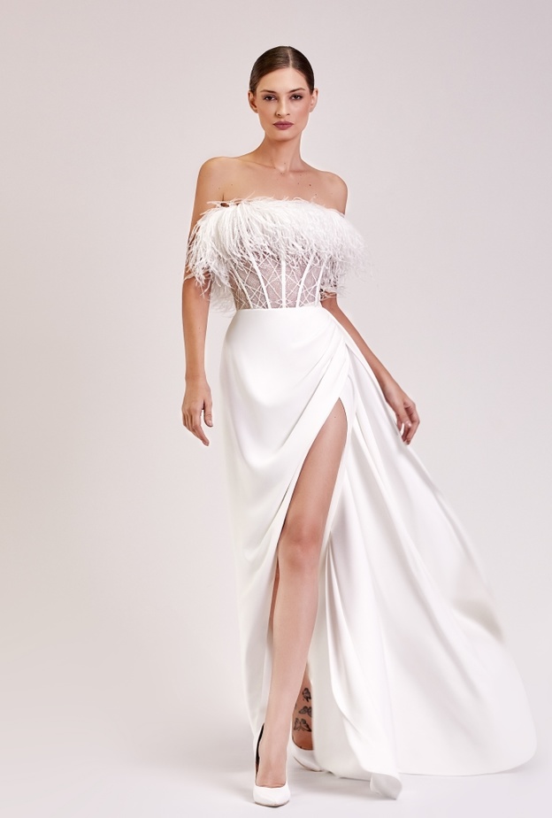 فساتين خطوبة بقصة الكورسيه من مجموعة كميل شمعون