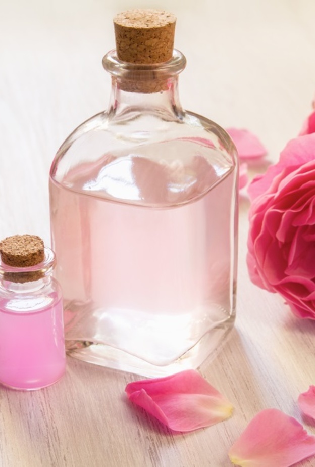 فوائد ماء الورد الصحية