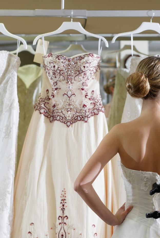 لا تترددي في قياس موديلات مختلفة