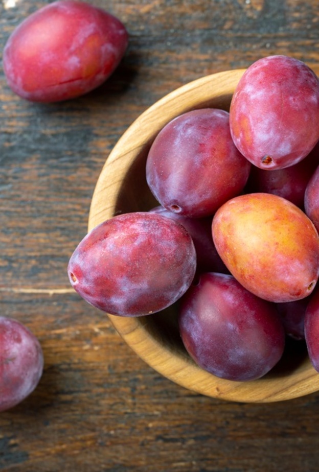 ما هي فوائد الخوخ للجهاز الهضمي