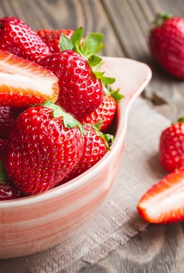 ما هي فوائد الفراولة للمعدة