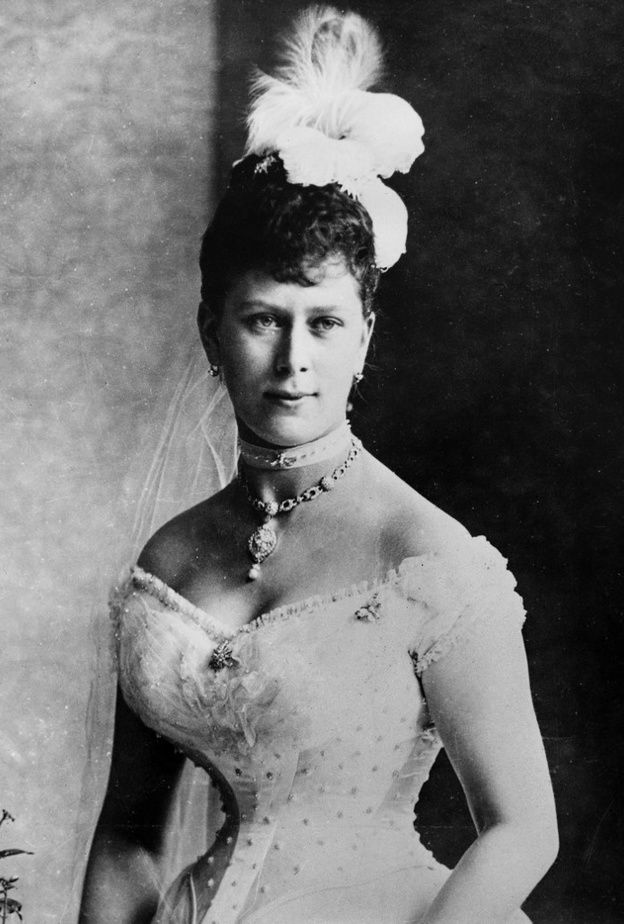 الملكة ماري تك أَثرَت صندوق مجوهرات العائلة المالكة البريطانية بالعديد من القطع الخالدة