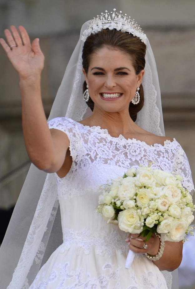 أجمل تيجان عروس 2022 المستوحاة من موديلات التيجان الملكية