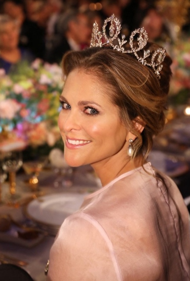 تاج The Connaught Diamond Tiara تاج سيدات العائلة المالكة السويدية