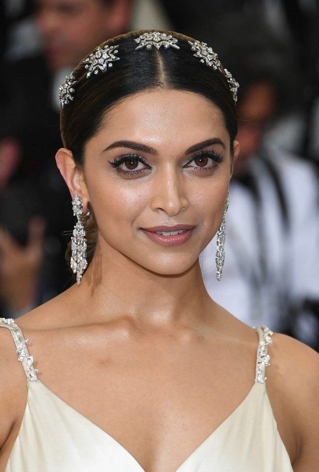  ديبيكا بادكون