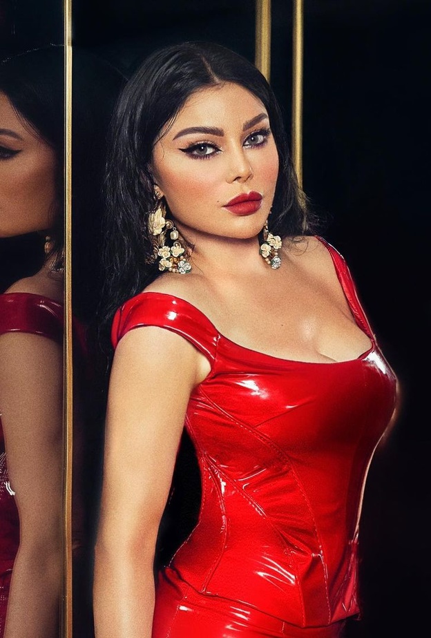 احمر الشفاه الأحمر على طريقة هيفا وهبي - الصورة من حساب خبير التجميل داني كامل على انستغرام