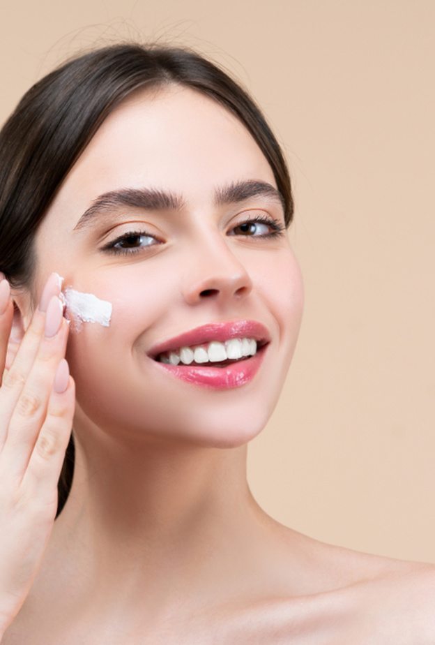 خلطات طبيعية لترطيب الوجه