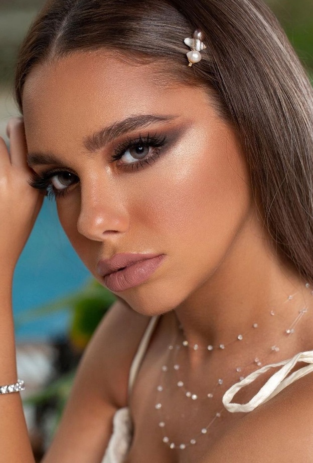 صيحات مكياج عصرية من خبيرة المكياج السعودية نجلاء زيني