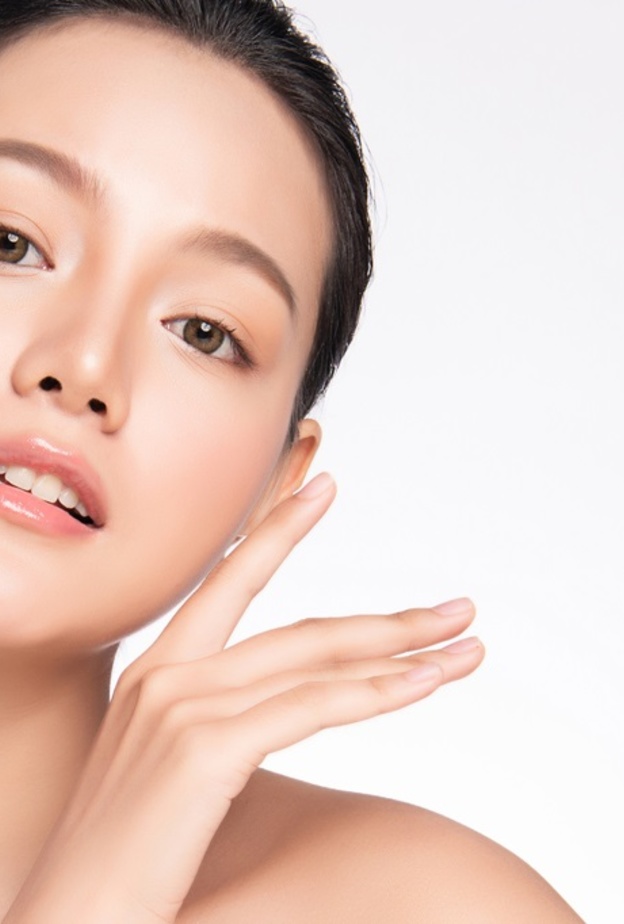 فوائد ماء الكادي للبشرة وطريقة استخدامه