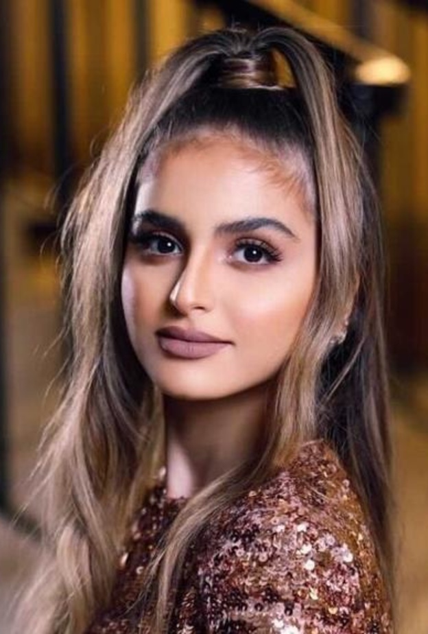 تسريحات شعر ناعمة ومميزة للمراهقات من وحي حلا الترك