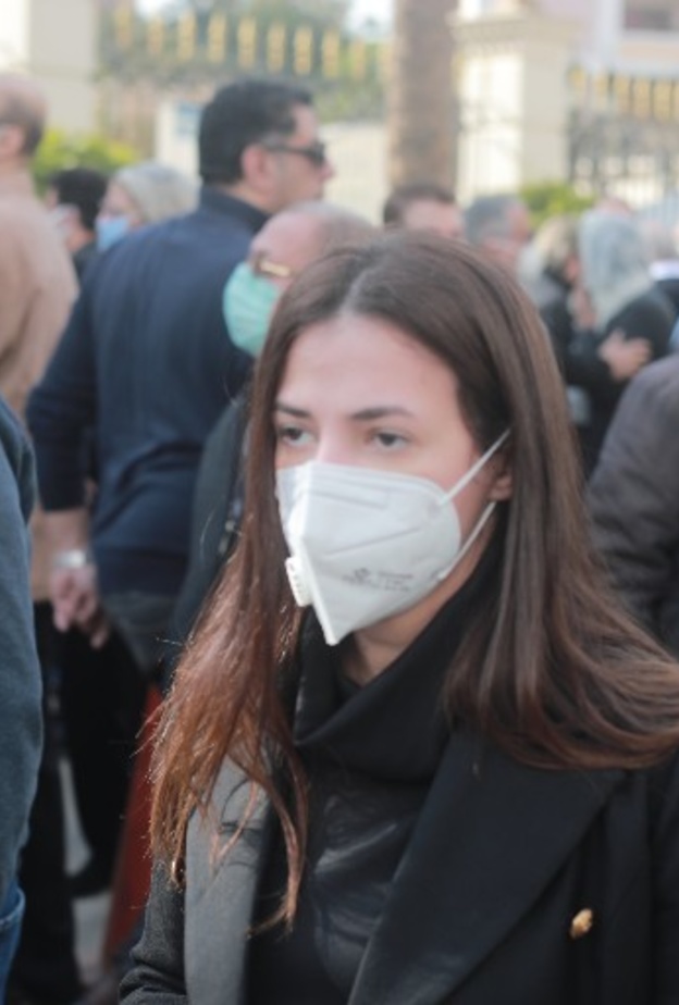 دنيا سمير غانم في جنازة مها أبو عوف