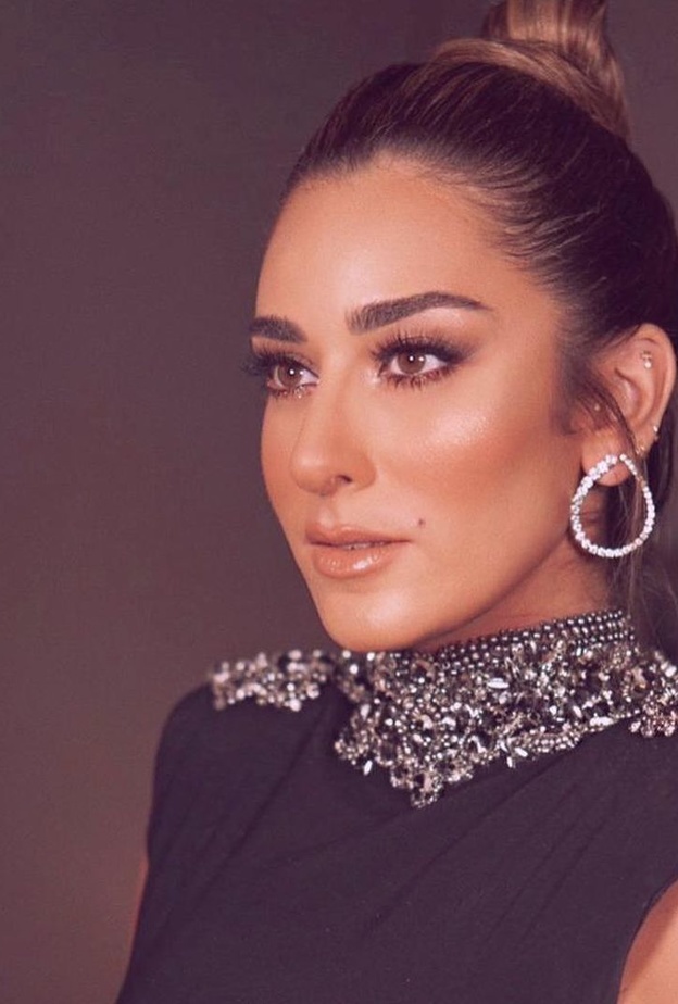 خطوات تطبيق مكياج يخفي عيوب الأنف على طريقة أمينة خليل