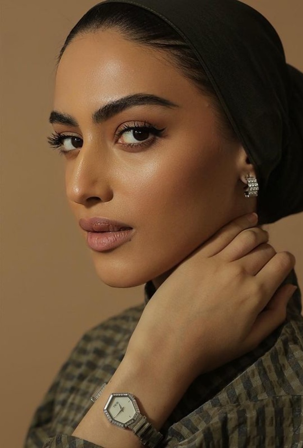 مكياج عيون ناعم للصبايا المحجبات من وحي يارا النملة