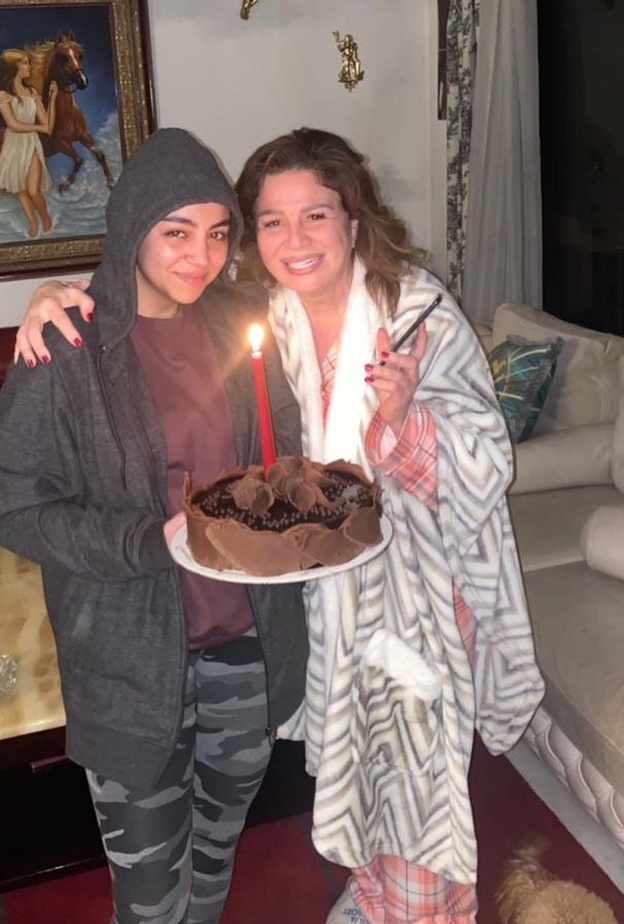 إلهام شاهين وابنة شقيقتها