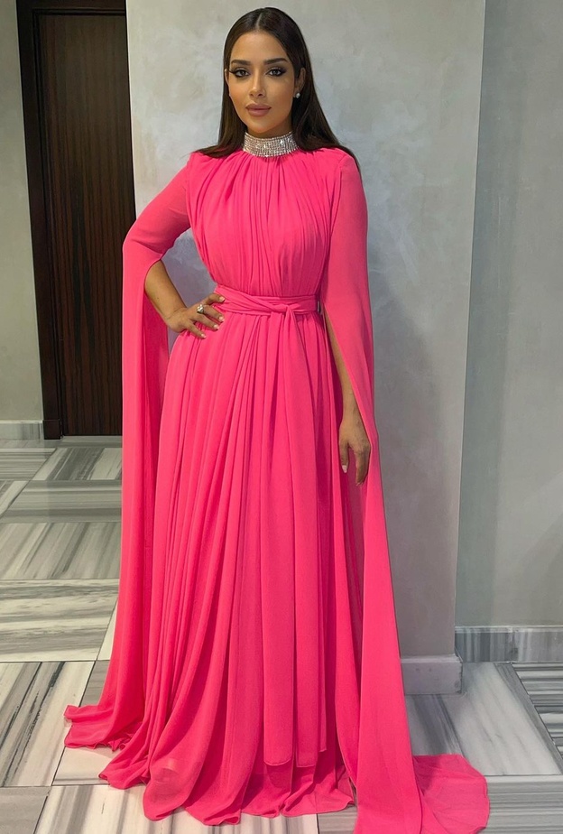 بلقيس فتحي بإطلالة أنيقة ومشرقة في حفلها بالسعودية