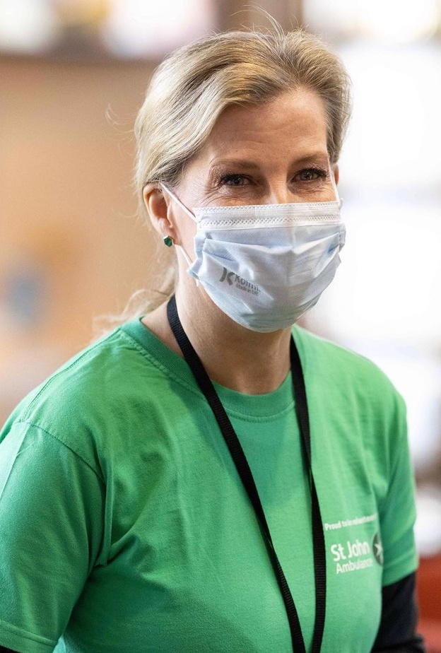 كونتيسة وسكس تتطوع للعمل الخيري في يوم عيد ميلادها