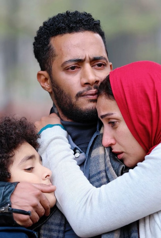 محمد رمضان يبكي ويواسي دينا الشربيني