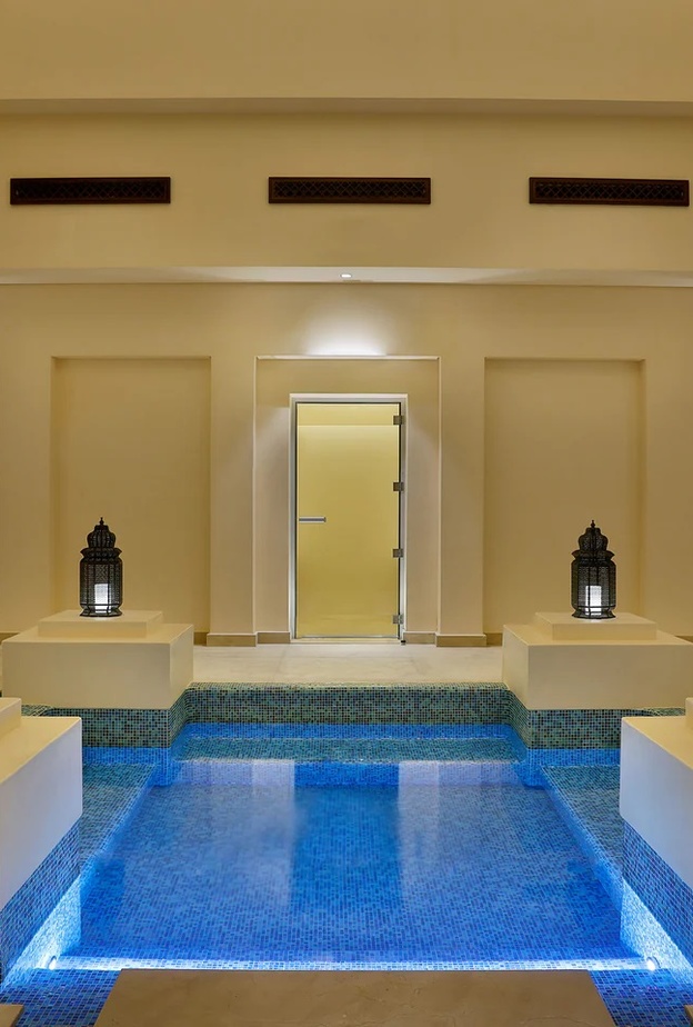 منتجع الوثبة الصحراوي.. أجواء ساحرة للاستجمام في صحراء أبوظبي الخلابة