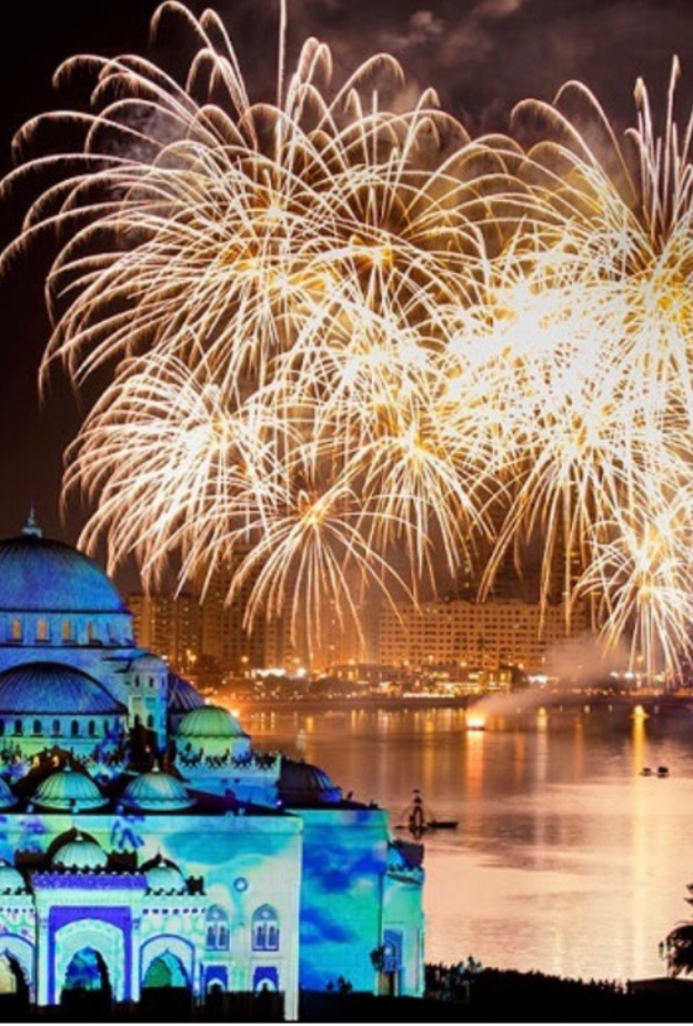 عروض ضوئية مبهرة في انطلاق النسخة الـ 11 من مهرجان أضواء الشارقة 2022