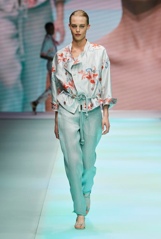 أزياء بألوان الباستيل 2022 ساحرة من Emporio Armani