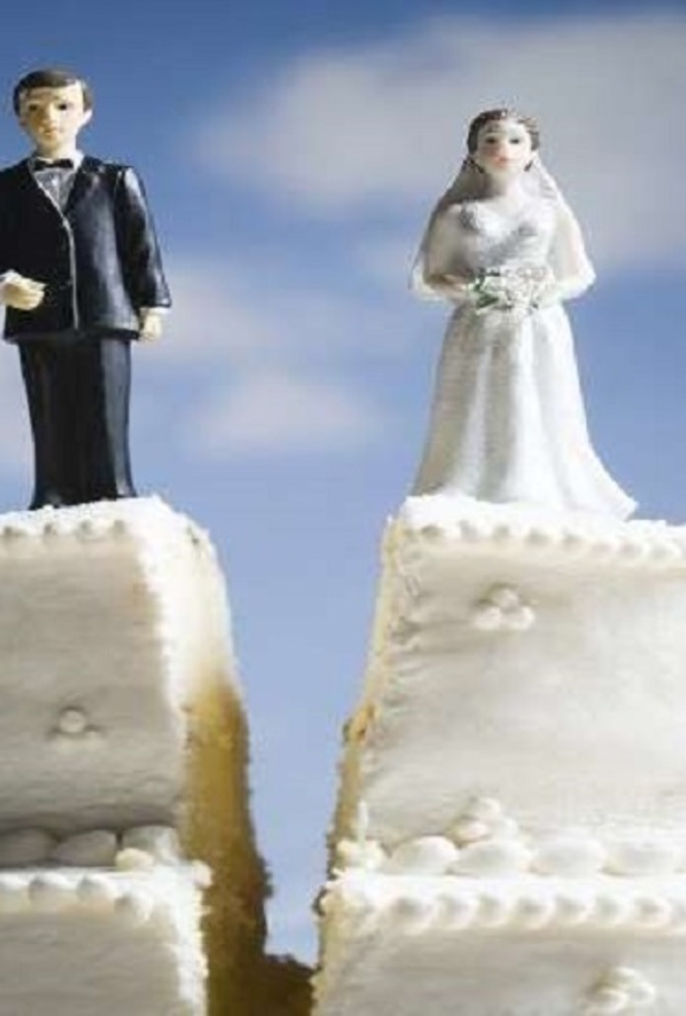 عريس يطلق زوجته في حفل زفافهما بسبب أغنية 