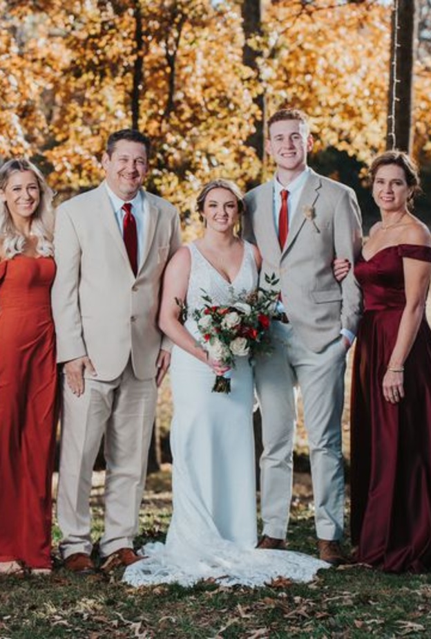 عروس تستخدم لغة الإشارة لإلقاء عهود زواجها