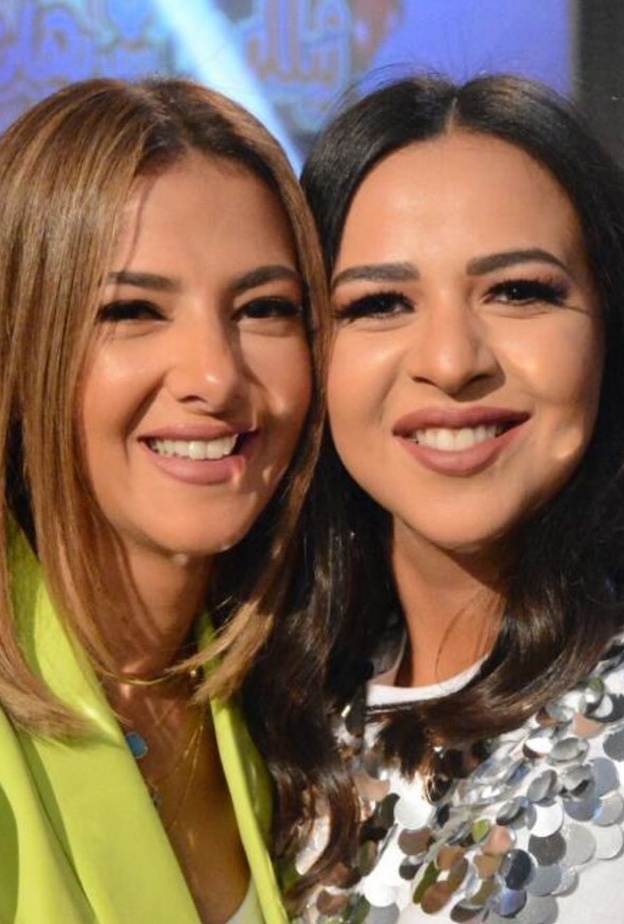 دنيا سمير غانم وشقيقتها