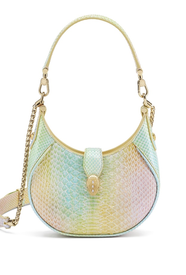 موديلات حقائب يد 2022 بألوان الباستيل من Bulgari