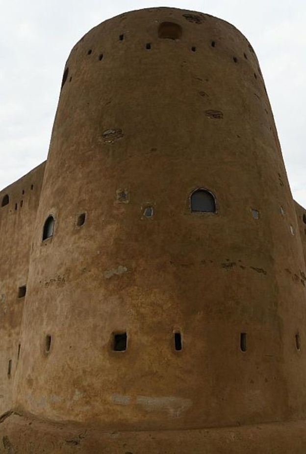 القلعة الدوسرية.. أجواء تاريخية اصيلة وتجربة ساحرة في قلب جازان - المصدر واس 