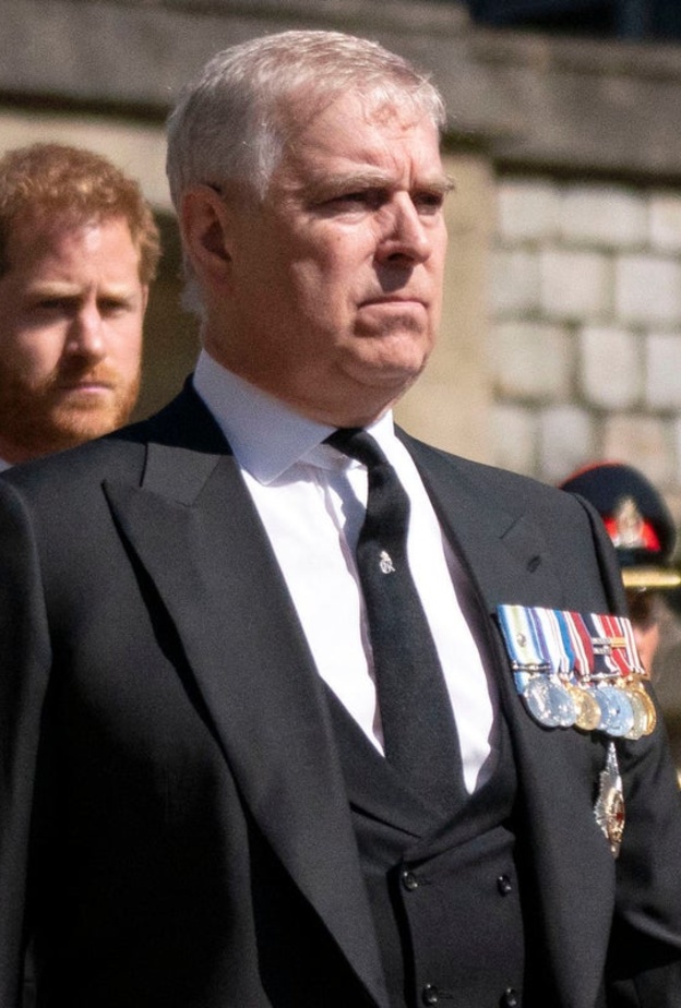 إزالة لوحة تذكارية تحمل اسم الأمير أندرو من مركز شرطة بريطاني