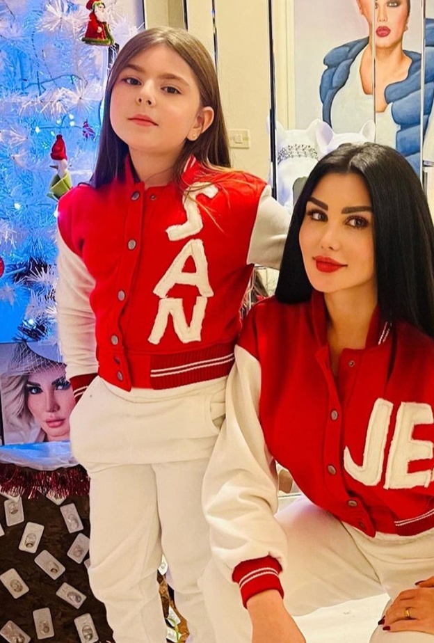 جيني اسبر وابنتها 