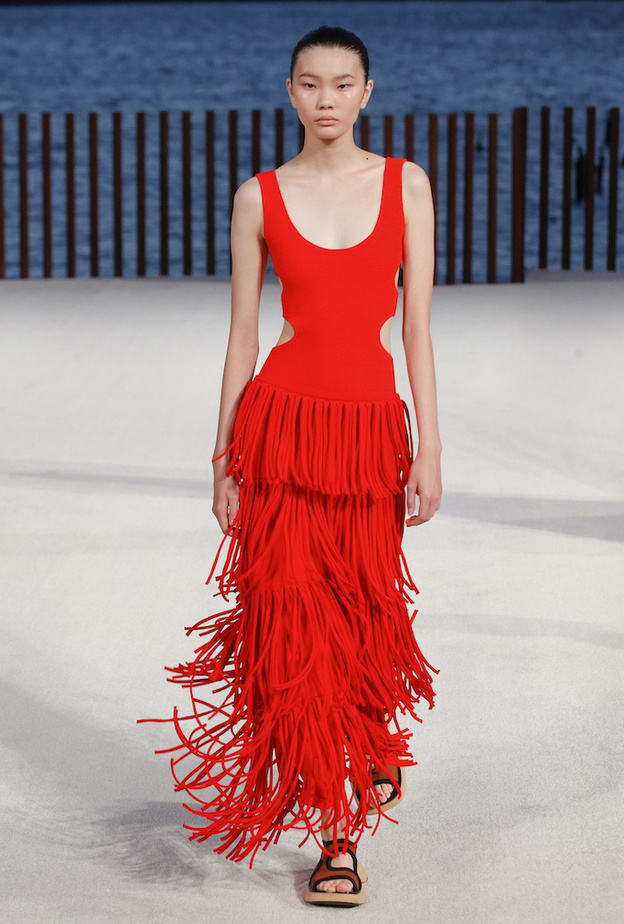 أحدث تصاميم أزياء شراريب موضة ربيع 2022