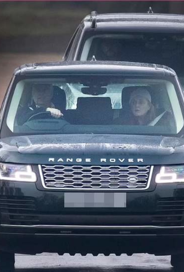 الأمير أندرو ودوقة يورك يغادران وندسور