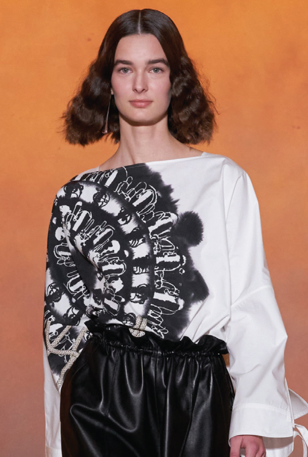 ساعات أبيض وأسود