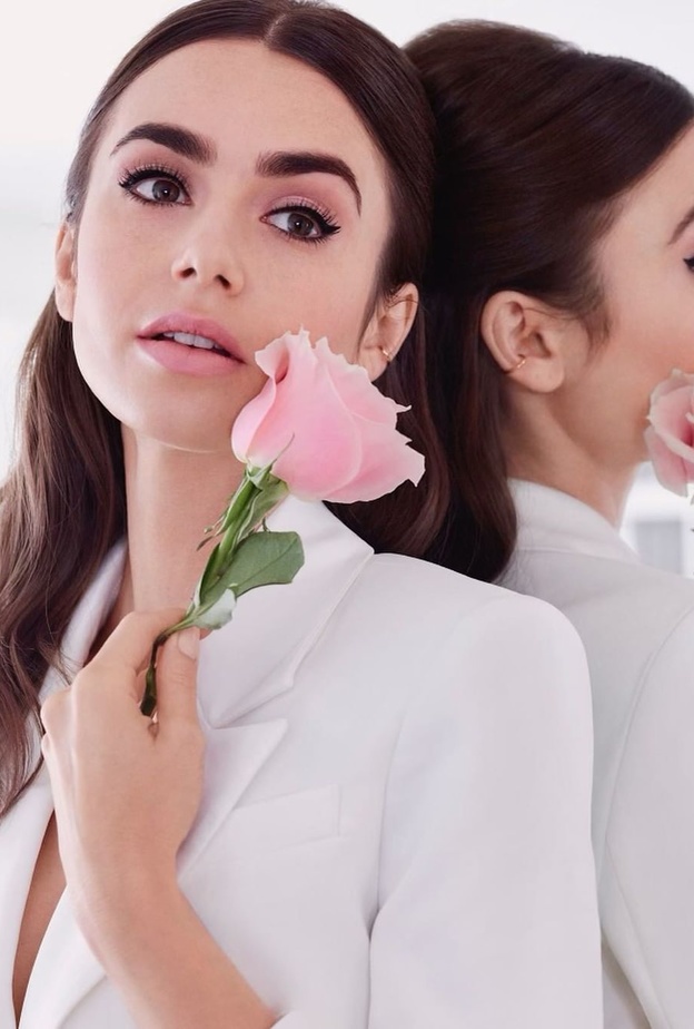 ليلي كولينز