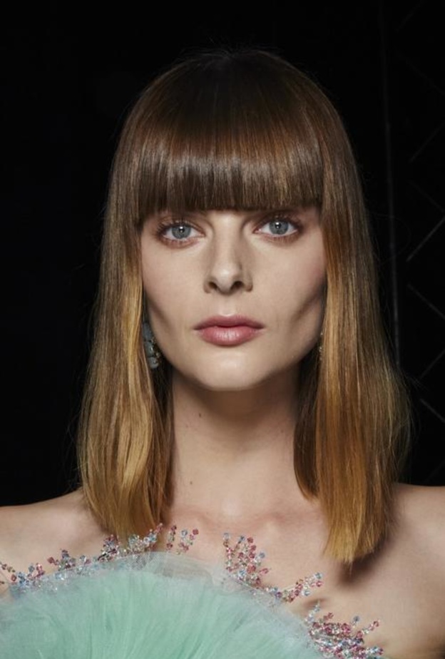 قصات شعر ناعمة مع صيحة الغرّة تناسب صاحبات الوجه الطويل